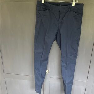 Old Navy Women's Skinny Pants in Navy Blue